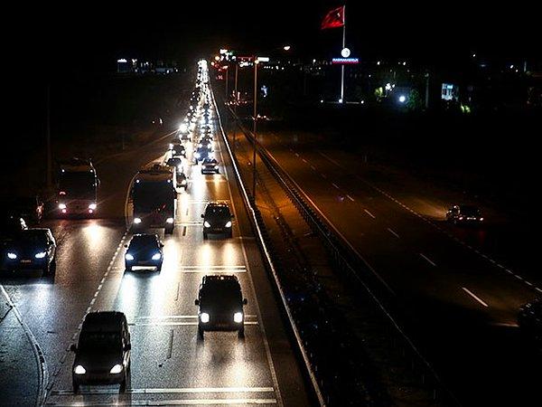 Karacabey-Bursa karayolunda 30 kilometrelik araç kuyruğu