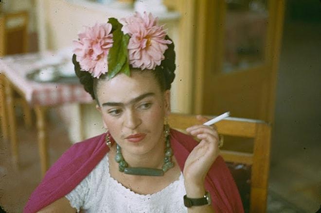 Ruhu Kadar Renkli Olamazlar Ama Olsun: Frida Kahlo'ya Ait 23 Renklendirilmiş Fotoğraf