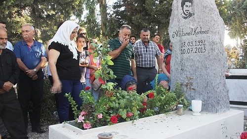 Mezarı başında anıldı