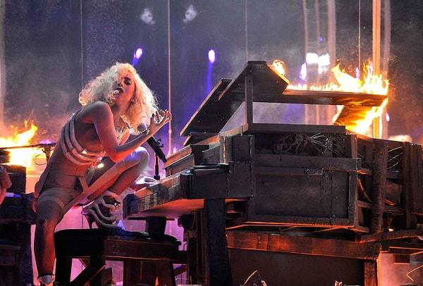 8. Piyano ve Gaga