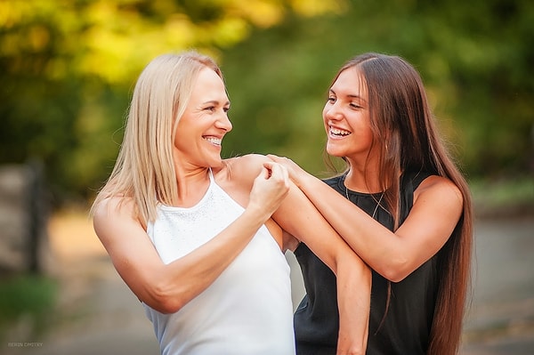 4. «Когда моя мама решила поговорить со мной о сексе, я начала бегать по комнате, выкрикивая «Член!», она гонялась за мной, рассказывая о контрацепции и всяком таком. Мне 19, а ей 46… По-моему, с нами что-то не так»