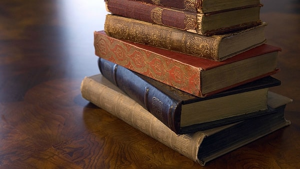 8. «Мои родители не говорили со мной о сексе. Они зашли в комнату, положили мне на стол пару книг о сексе и ушли»