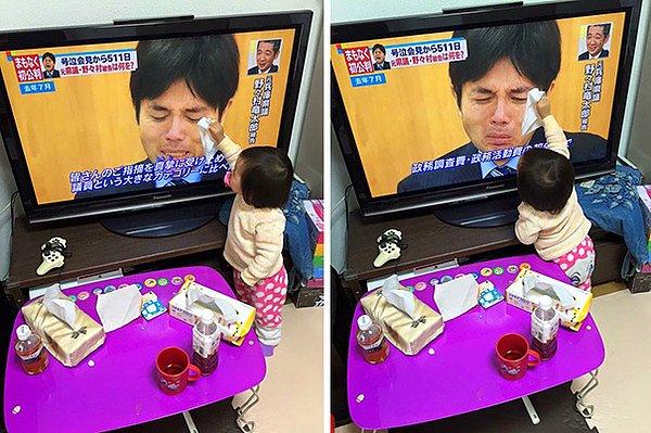 2. Japon politikacının gözyaşlarını silen minnoş.