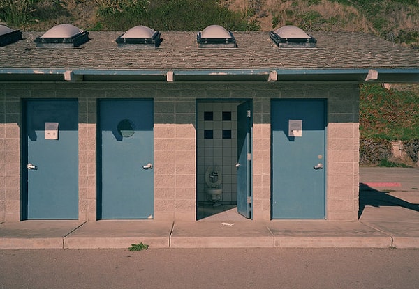 6. В общественном туалете в Коста-Рике