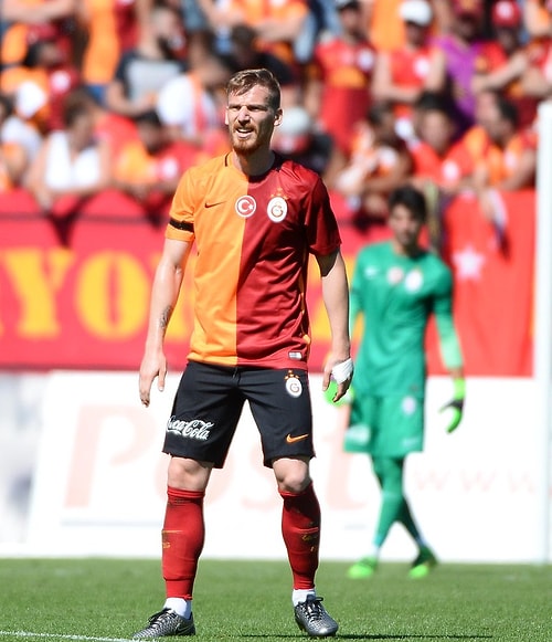 Serdar Aziz ilk maçına çıktı