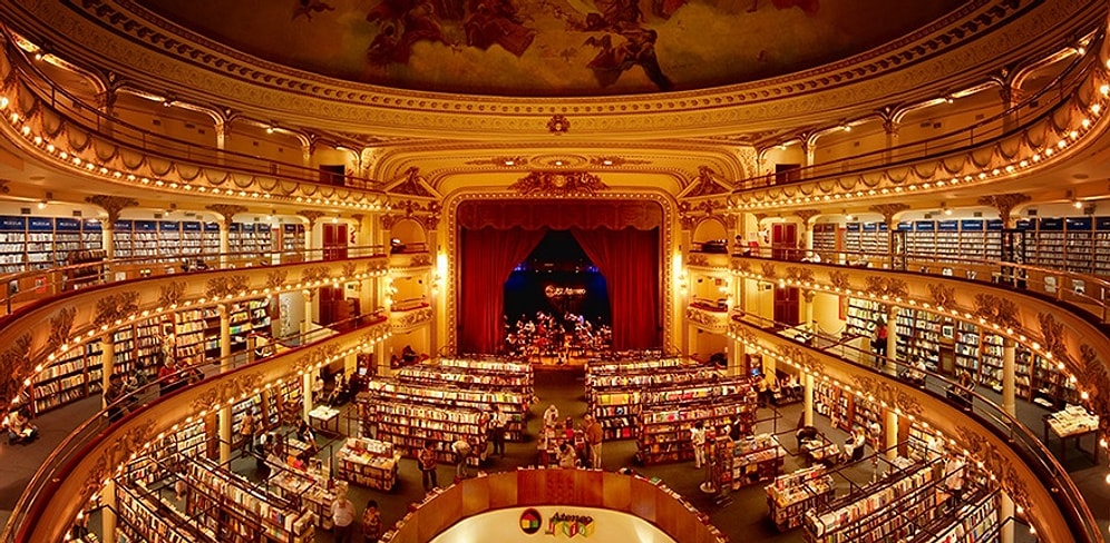 100-летний театр превратили в потрясающий книжный магазин
