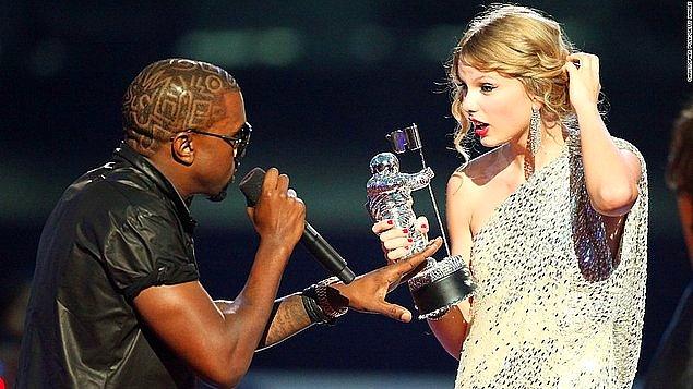Şimdi gıybet dolu entrika zincirimizin ilk başına bakalım: Kanye West ile Taylor Swift'in olaylı geçmişini zaten bilmeyen yoktur.