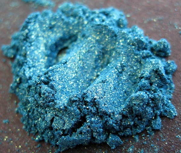 7. Тени для век цвета морской волны