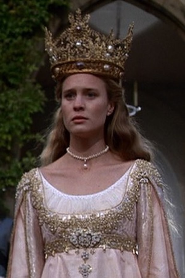 4. Это романтическое одеяние перенесет тебя в атмосферу кино "Принцесса-невеста"