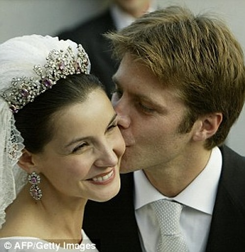 Savoy Prensi Emanuele Filiberto, Fransız oyuncu Clotilde Courau ile Roma'da 2003 yılında hayatını birleştirdi.