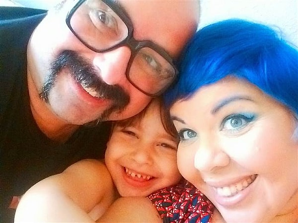 3. "Я хочу поблагодарить подругу, посоветовавшую мне эту игру. Она тоже является мамой малыша, страдающего аутизмом. Вчера я познакомила Ральфи с Pokemon Go."