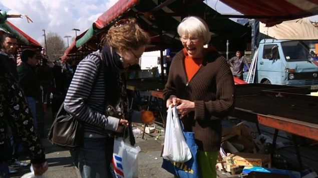 Ve Tauschring / Gib und Nimm (Give and Take) isimli bir değiş tokuş platformu başlatır.