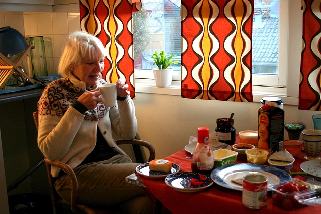 Heidemarie, aslında bir çoğu hiç de gerekli olmayan ne çok eşyaya sahip olduğunu fark etmiştir.