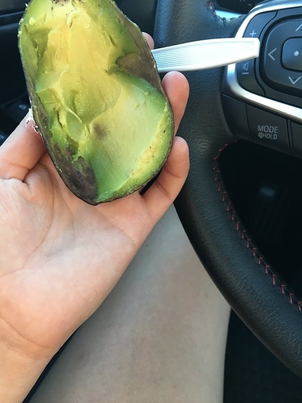 3. Растерзанное авокадо: