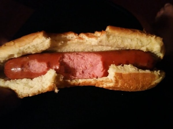 7. Наверное, кто-то первый раз в жизни видел хот-дог: