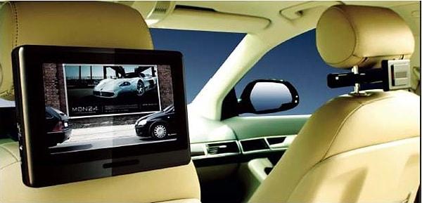 4. Şoför koltuğunda oturmuyorsanız tablet veya telefondan film izleyebilirsiniz.