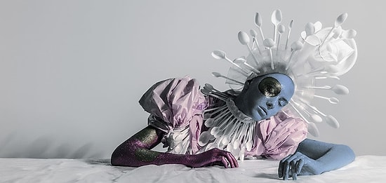 Переработка отходов в искусство: проект русского фотографа и визажиста