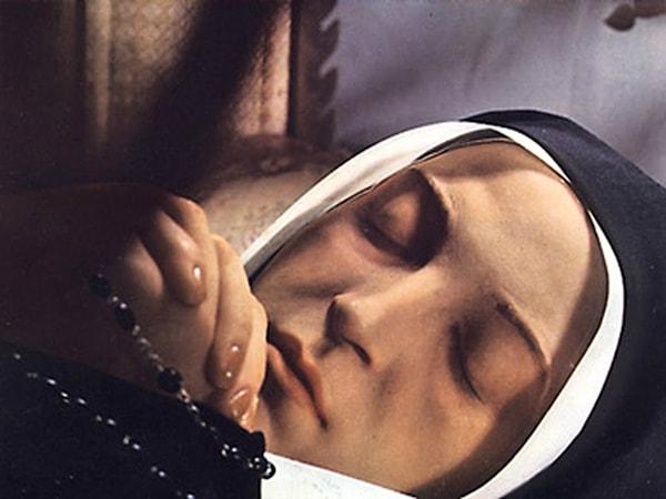 9. St. Bernadette (1844 - 1879) :  FRANSA