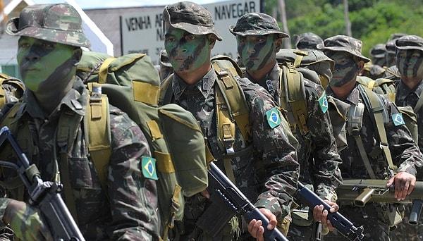 İnsan ölümlerinin önüne geçmek için Brezilya ordusu, Yılan Adası'na girişi engelleyerek insanların adaya adım atmasını yasaklamış durumda...