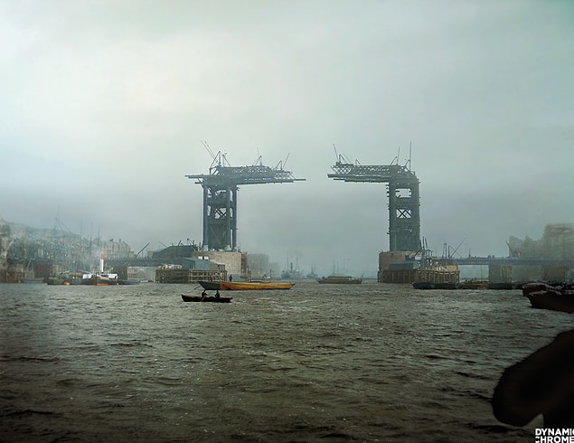 14. Yapım aşamasında olan Tower Bridge, Londra, 1889.
