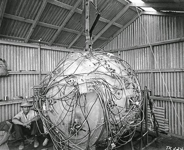 47. "The Gadget" ilk atom bombası | 1945