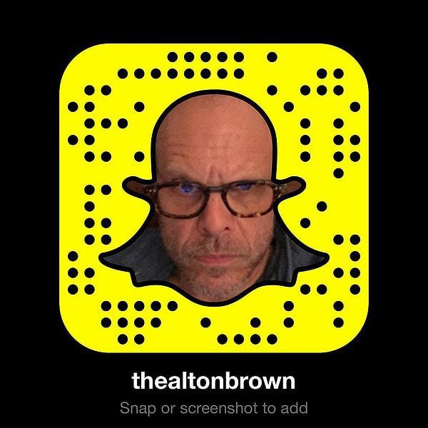 1. Komik sunucu Alton Brown ile başlayalım.