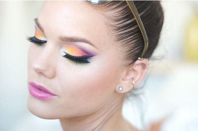 6. "It’s inevitable to look like a clown with multi-colored makeup."