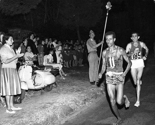 9. 1960 Olimpiyatlarının yalın ayak şampiyonu.