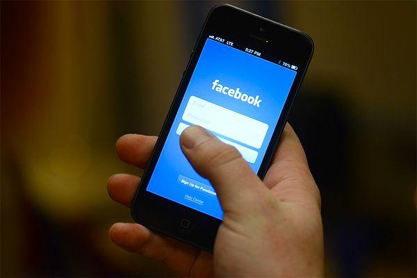 14. The number of photos and videos uploaded on Facebook from cellphones is so high that it makes up 27% of internet roaming.