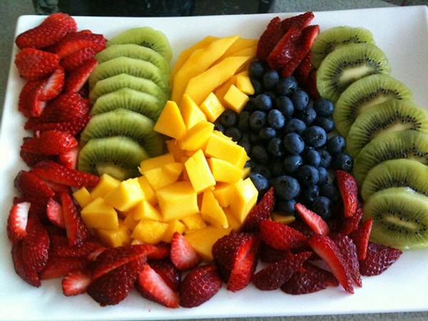 8. Замените сахар и другие сладости на фрукты.