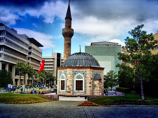 17. Dini yerleri ziyaret edin