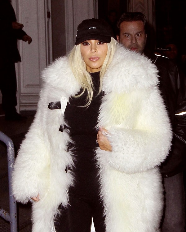 10. Как вы думаете, для чего это? Чтобы скрыть лишние кило?