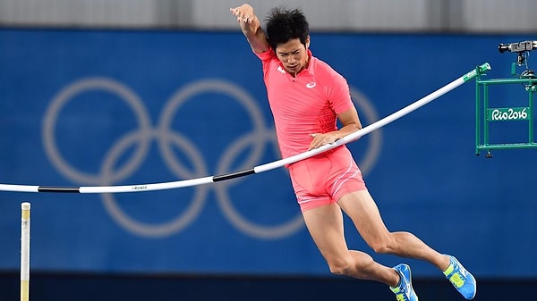 2. И он уверенно шел к своей Олимпийской мечте, но завоевать медаль ему помещал... его собственный пенис 😓