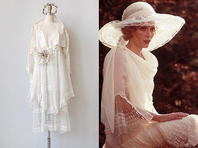 18. The white costume Mia Farrow wore in The Great Gatsby (1974)