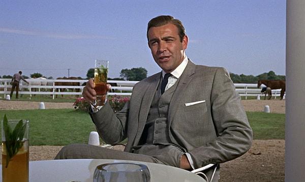 1. Başlıyoruz! James Bond filmlerinde, Bond'un emirlerini aldığı üst düzey MI6 yetkilisi karakterin adı neydi?