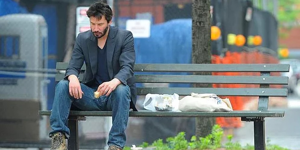 Bir Bankta, Kafede Tek Başına Oturan Düşünceli İnsanlar Hakkında 19 Şey