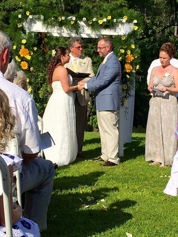 И вскоре они поженились.