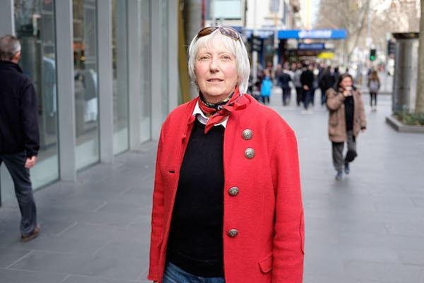 7. Фрэнсис, 64 - рваные джинсы