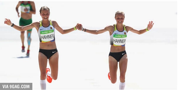1. Сперва это казалось одним из самых прекрасных моментов Олимпиады. Лиза и Анна обе представляли Германию на марафоне. И хотя они были далеки от золота, они закончили гонку, держась за руки в знак солидарности и семейной привязанности. Но большинство немцев увидели в этом жесте нечто иное.
