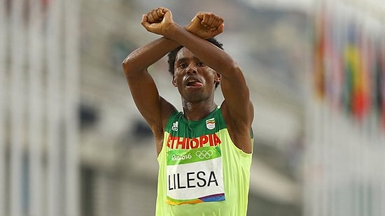 Gümüş Madalyalı Feyisa Lilesa: ''Eğer Etiyopya'ya Dönersem Hükümet Beni Öldürür''