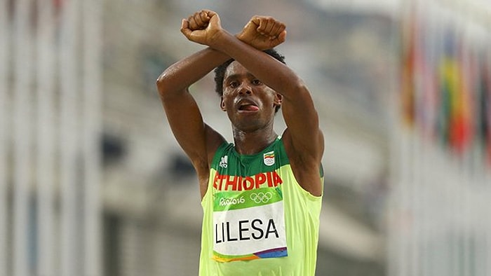 Gümüş Madalyalı Feyisa Lilesa: ''Eğer Etiyopya'ya Dönersem Hükümet Beni Öldürür''