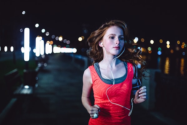 5. Что самое удобное, владелец этого гаджета может выбрать, кому бы он хотел сообщить о происшествии. Можно оповестить только близкого друга, послать сигнал полиции, скорой помощи и пожарным и даже попросить помощи у находящихся поблизости пользователей Nimb.