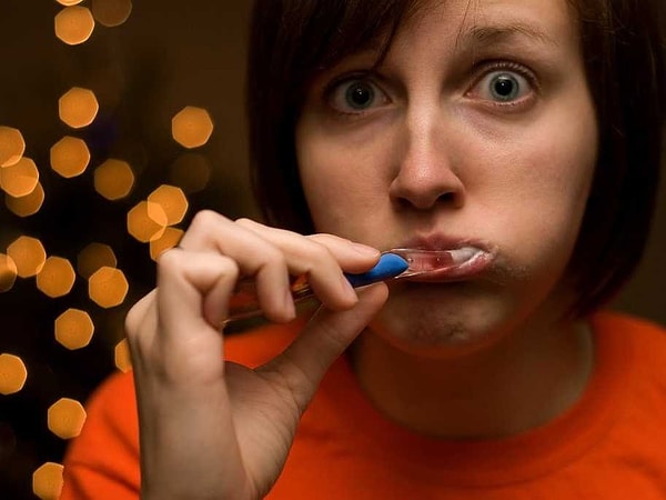 11. Халатное отношение к гигиене полости рта