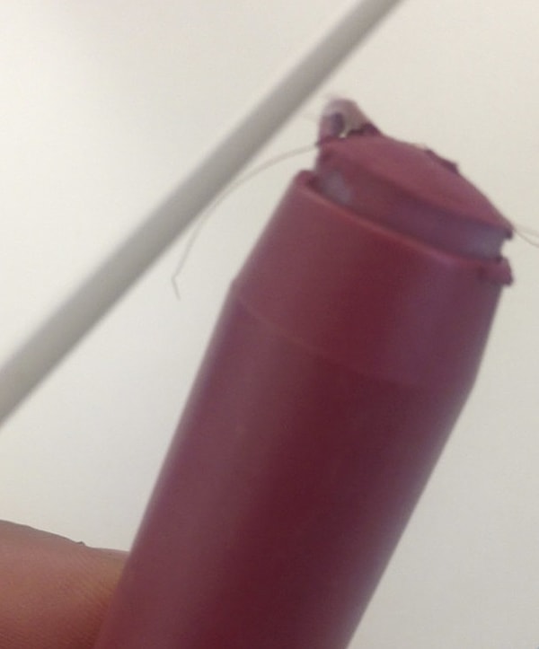 5. Использовала косметическое средство, потеряв от него крышку