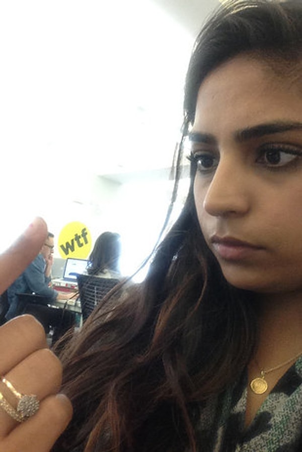 11. Доставала катышки от туши из глаз и подолгу смотрела на них