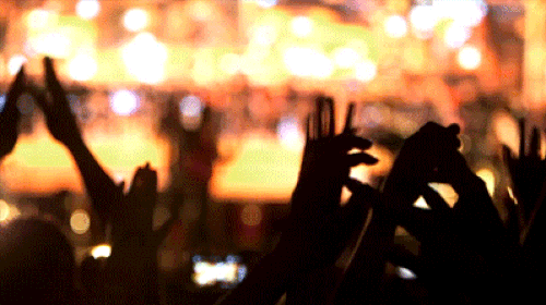 Üniversiteli olanlar konserdi sinemaydı etkinlikten etkinliğe koşarken bir yıl daha hazırlanmayı düşünenler kendilerini hayattan izole ederler.