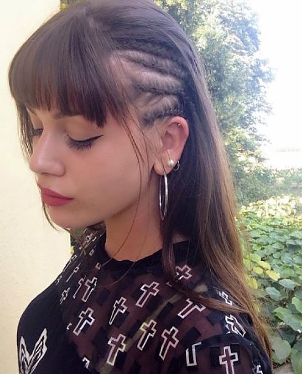 15. Французские косички на висках