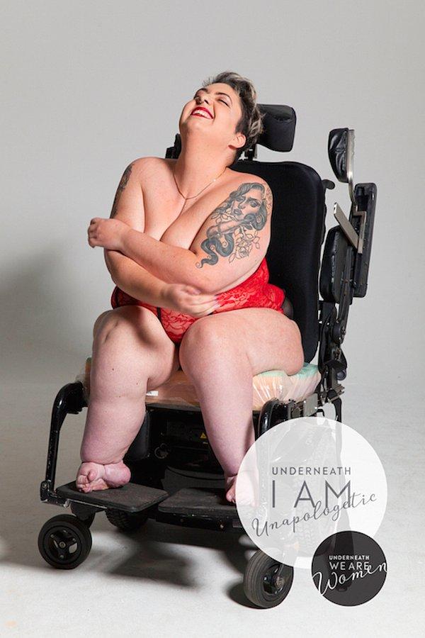 Amy kilolu kadının spor yapmaya, zayıf kadının daha çok yemeye, engelli kadının acınmaya ihtiyaç duyduğu sanılan bir dünyada 'mutlu olan güzel kadındır' tabusunu yıkmak istediğini söylüyor.