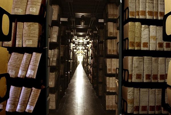 8. Vatikan'ın gizli arşivleri - Vatikan
