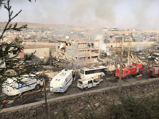 Türkiye Güne Terör Saldırısıyla Uyandı: Cizre'de Polise Bomba Yüklü Araçla Saldırı